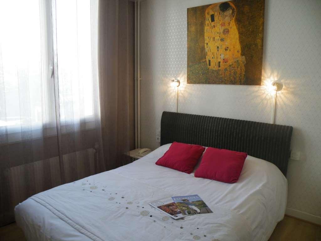 Brit Hotel Roanne - Le Grand Hotel Habitación foto
