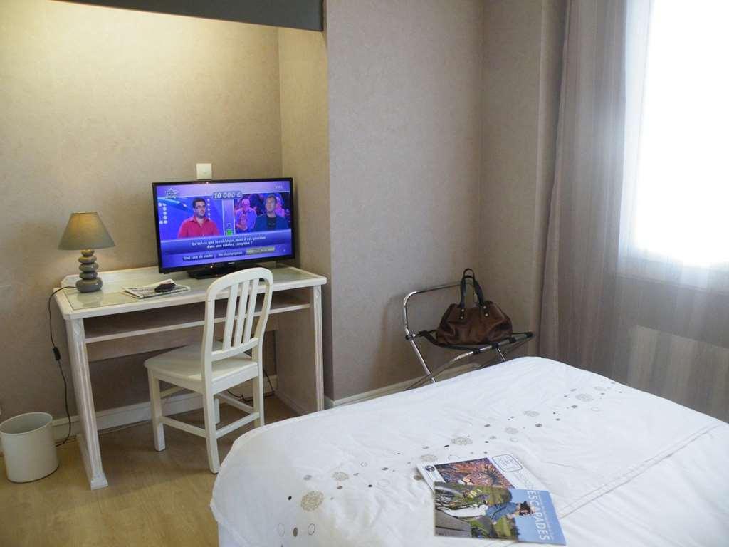 Brit Hotel Roanne - Le Grand Hotel Habitación foto