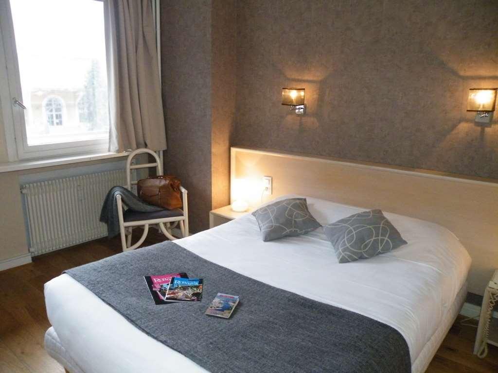 Brit Hotel Roanne - Le Grand Hotel Habitación foto