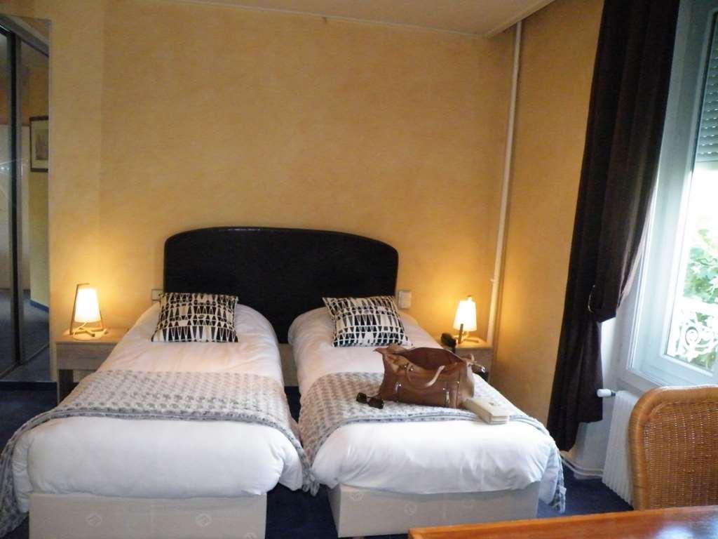 Brit Hotel Roanne - Le Grand Hotel Habitación foto