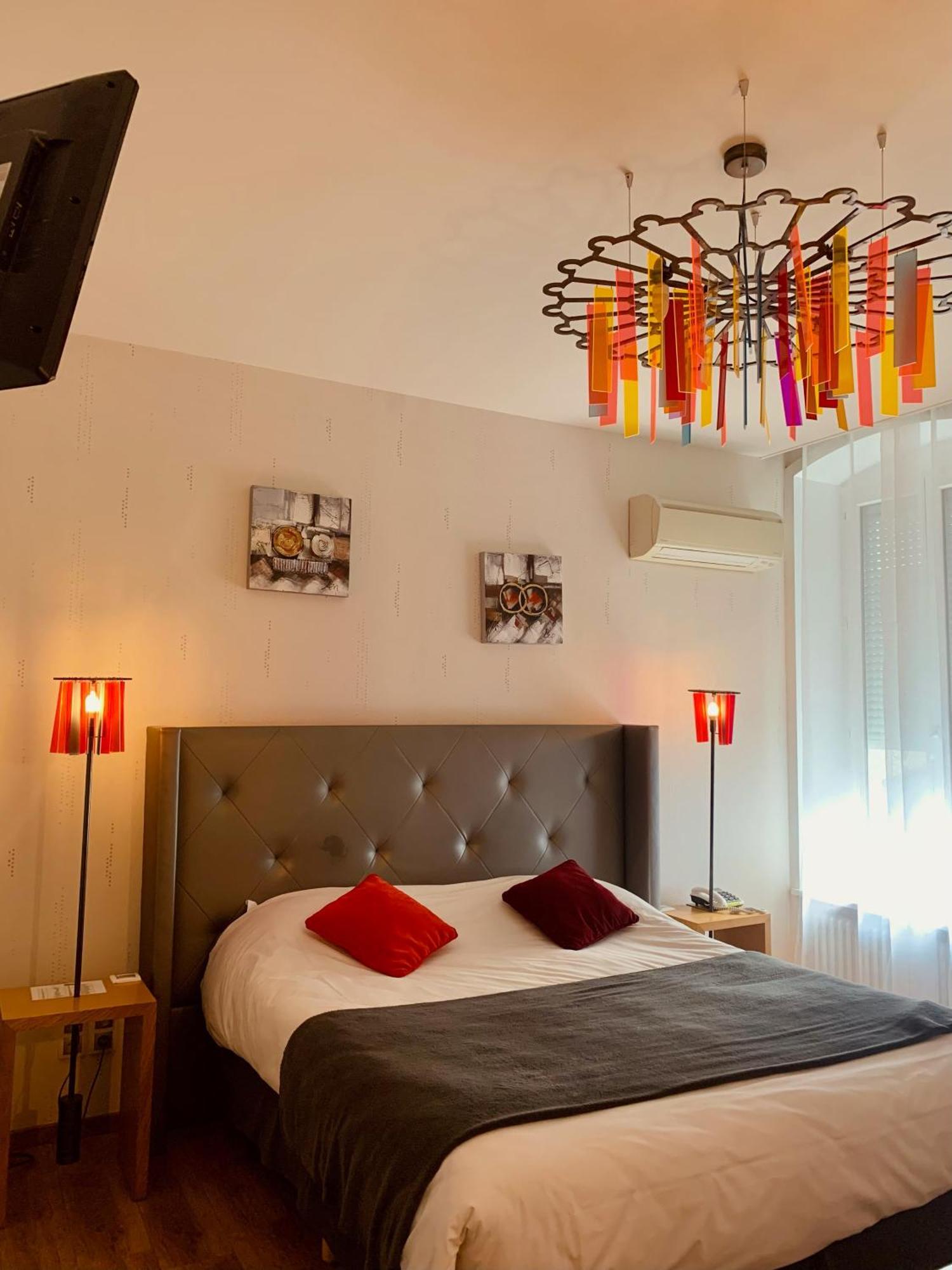 Brit Hotel Roanne - Le Grand Hotel Exterior foto