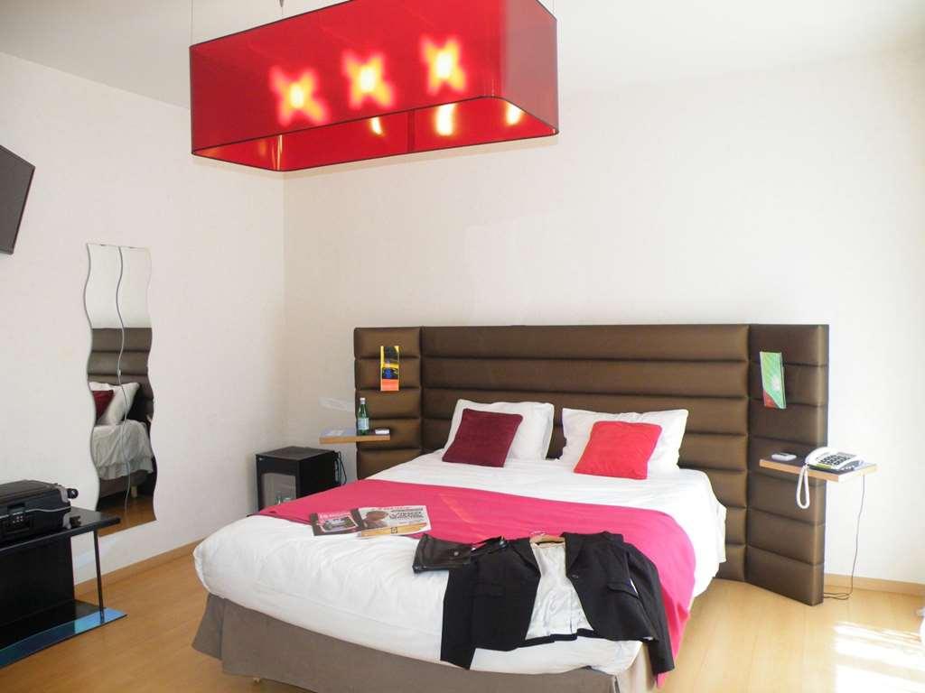 Brit Hotel Roanne - Le Grand Hotel Habitación foto