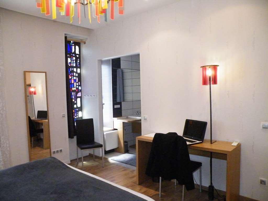 Brit Hotel Roanne - Le Grand Hotel Habitación foto